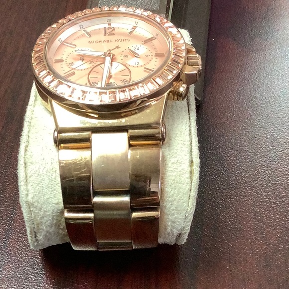 Michael Kors Dylan MK5412 Rose Tone Watch - Picture 3 of 8